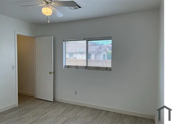 2403 E Palm Beach Dr — Photo 9