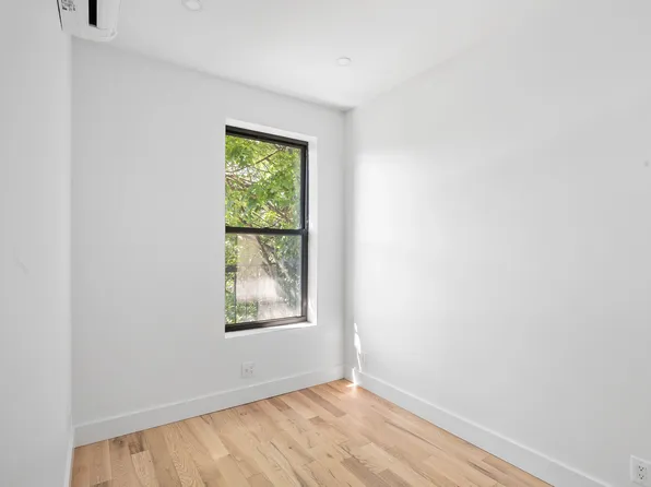 28 4th Place image 13 of 15