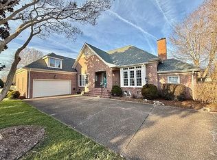 1708 Lambs Creek Ln, Virginia Beach, VA 23455