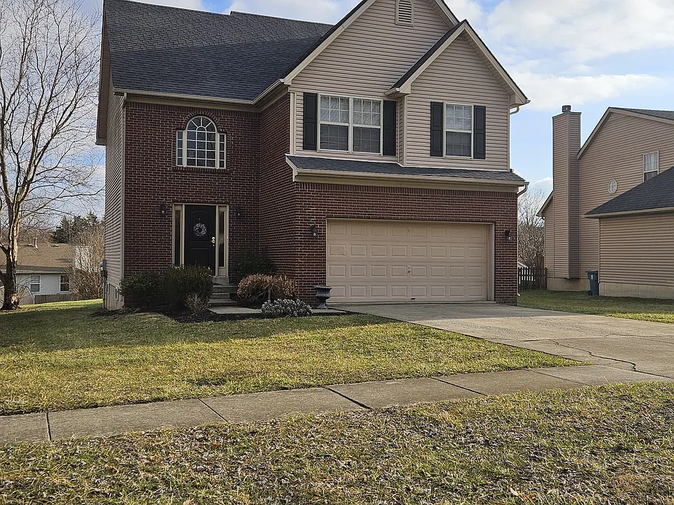 923 Woodland Ridge Cir