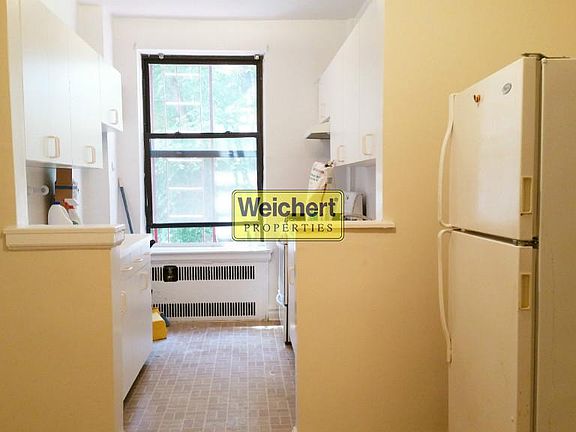 4th image of 3240 Henry Hudson Pkwy APT 0002G