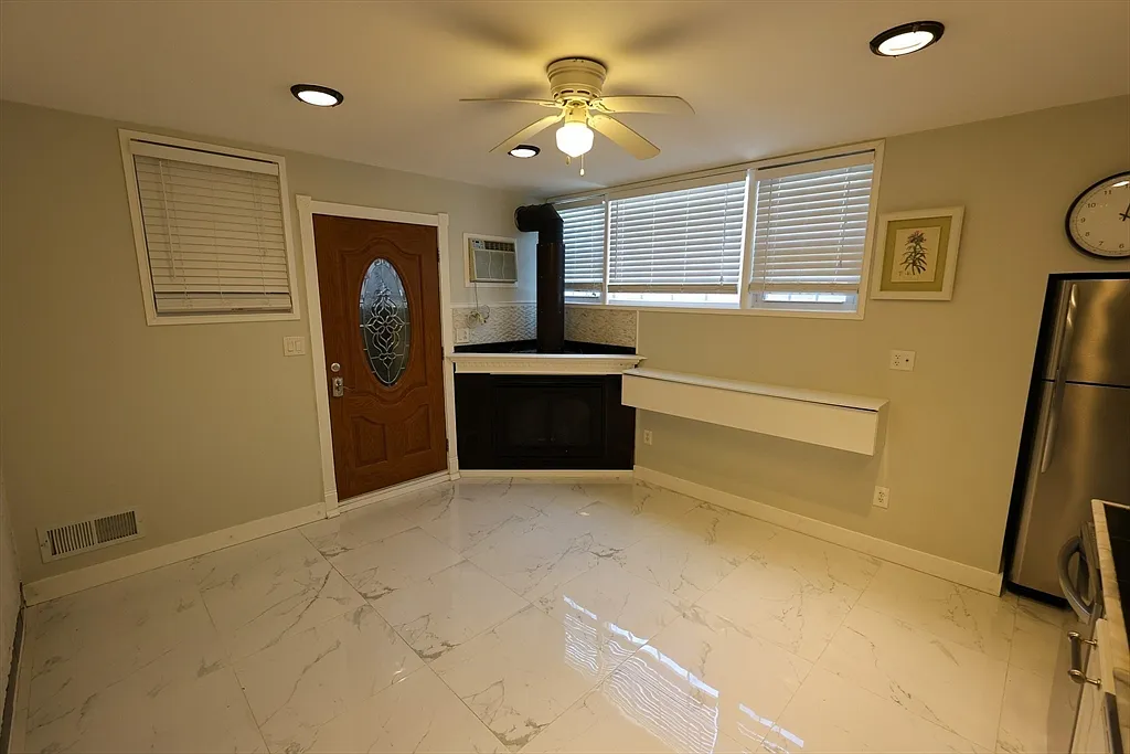 1 bed, 1.0 bath, 400 sqft, $2,350 — Photo 4