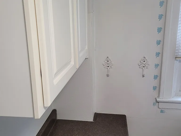 884 Elmwood Ave #4 — Photo 4