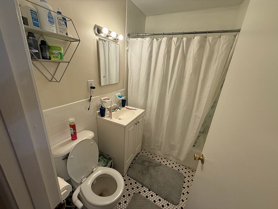 1st image of 24 Whites Ave APT 14