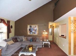 103 Bluebell Dr, Jackson, NJ