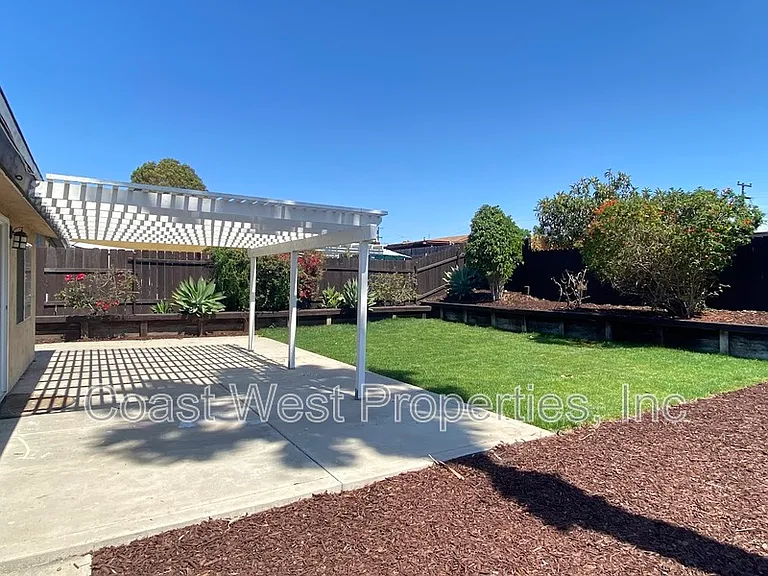 9161 Huntington Ave — Photo 18