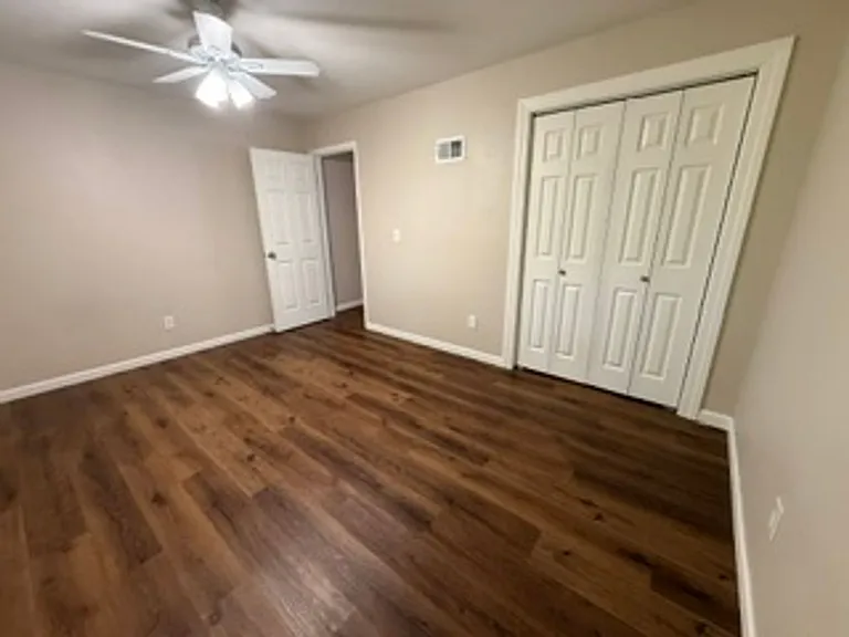 309 Hawthorne Court — Photo 7