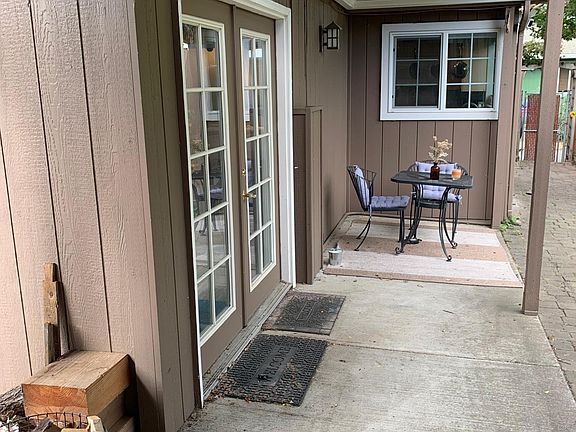 4th image of 2404B W Simpson Ave #B
