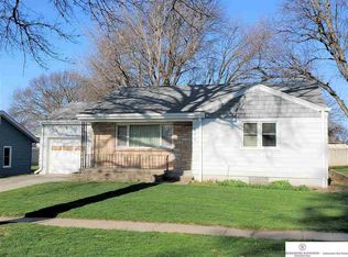 851 N Locust St, Wahoo, NE 68066