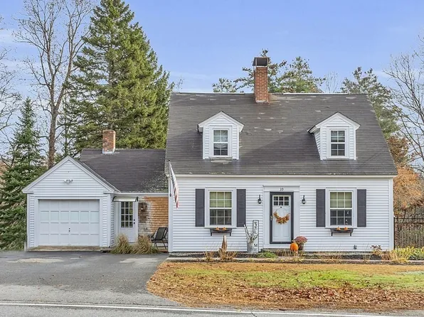 39 Brookline St, Pepperell, MA 01463