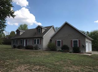 936 County Road 2035 E, Fairfield, IL 62837