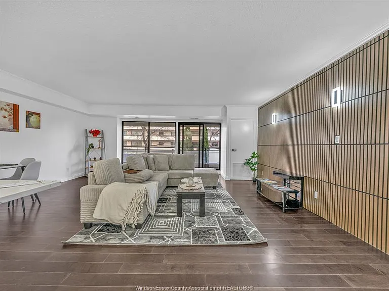 5125 Riverside Dr E #202 — Photo 7