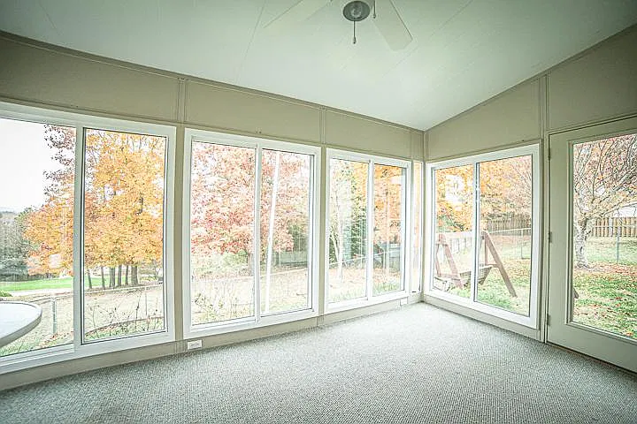 4 bed, 2224 sqft, $2,700 — Photo 4