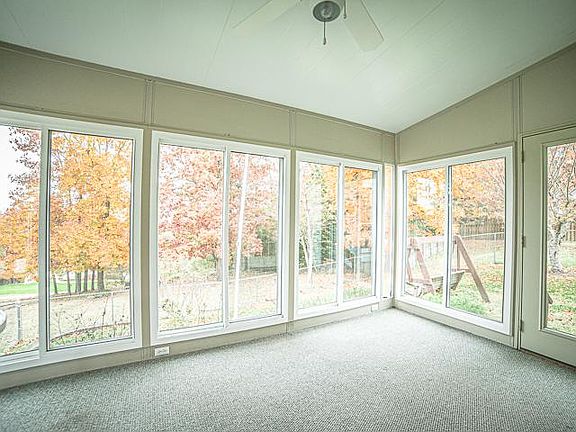 4th image of 9913 Brently Estates Dr