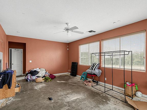 5th image of 320 Rose Ave