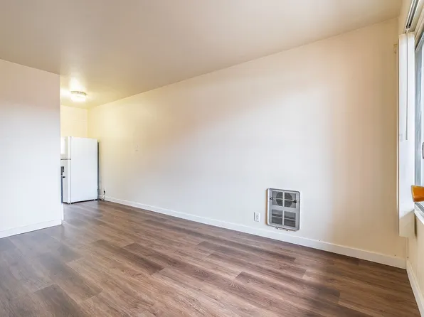 La Mirada, 1120 NE 43rd St #1-408, Seattle, WA 98105