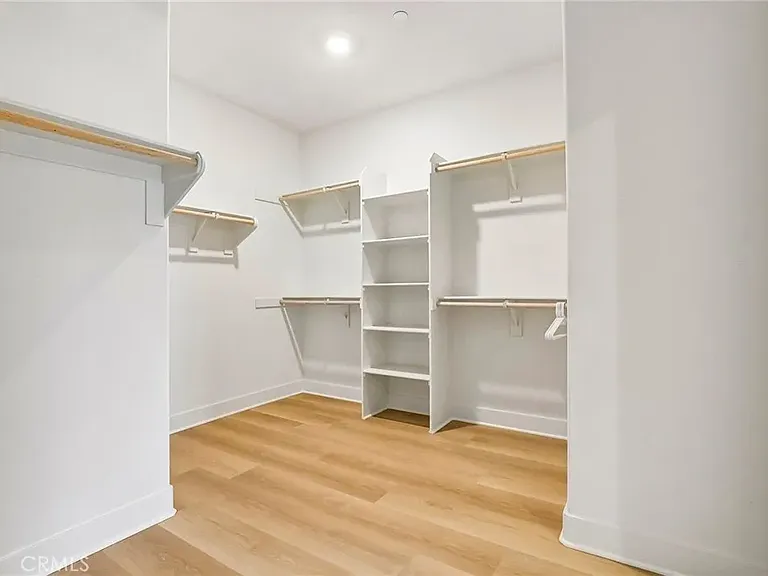 337 Abacus — Photo 23
