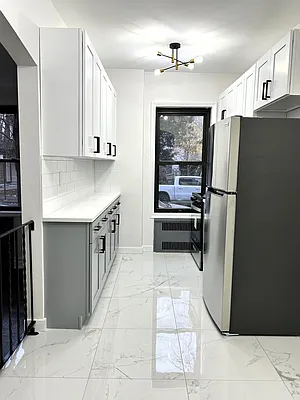 Rented by Nachman Weingarten, LREB | media 2