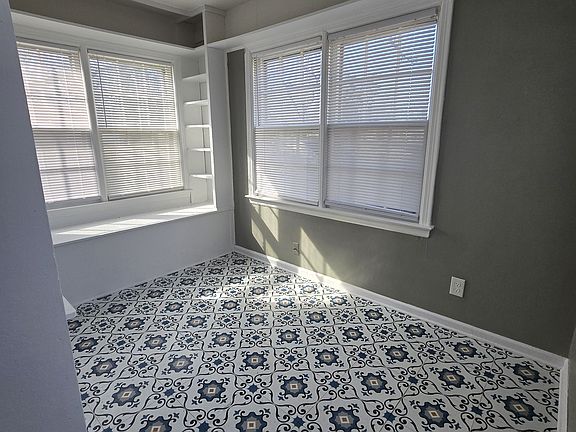 4th image of 405 N 11th St