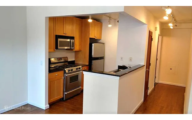 Rented by Douglas Elliman | media 13