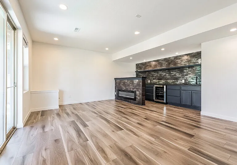 3947 Donnington Cir — Photo 11