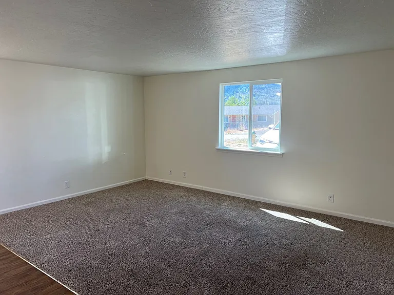 270-272 Kruse St #275-277-& — Photo 3