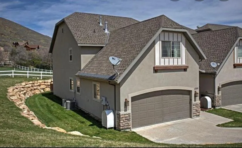 1388 W 365 N — Photo 1