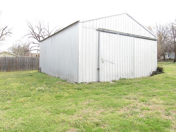 5th image of 1825 W High Street