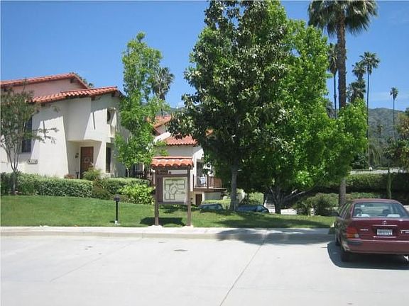 3rd image of 433 E Bougainvillea Ln