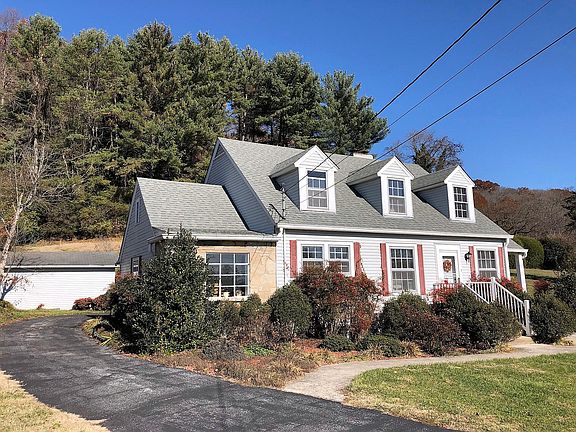 2nd image of 229 Sandalwood Dr