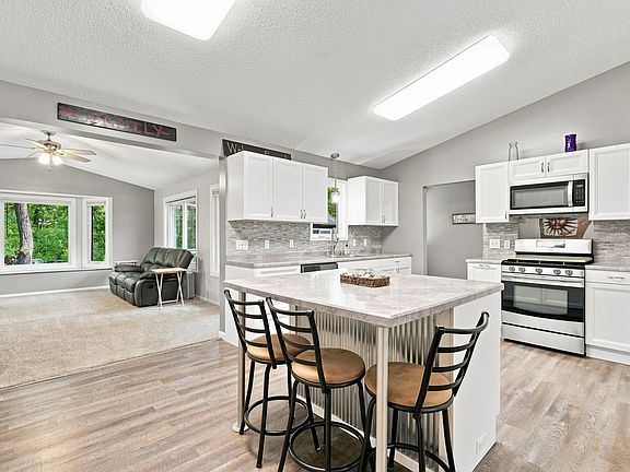 2nd image of 27435 127th St NW
