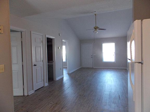 5th image of 140 Lanier Dr #196