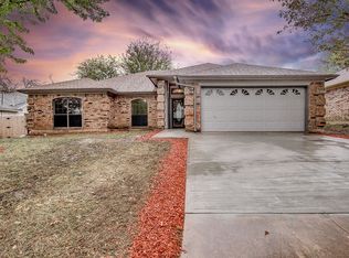 932 Robinwood Dr, Arlington, TX 76017