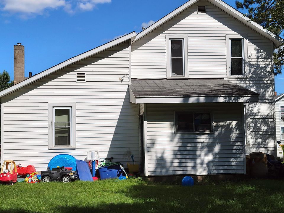 2nd image of 206 N Park St