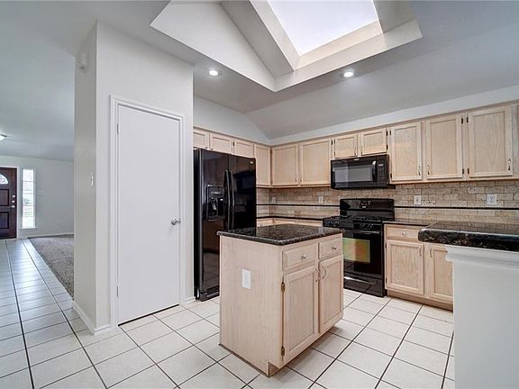 4th image of 17129 Bishopsgate Dr