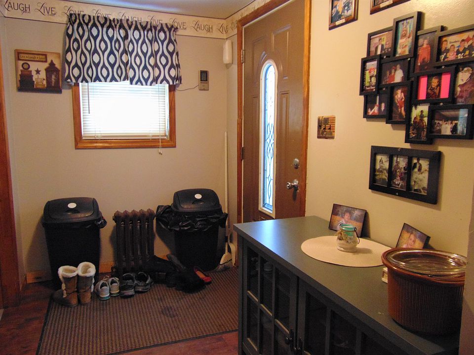 2nd image of 135 Railroad St