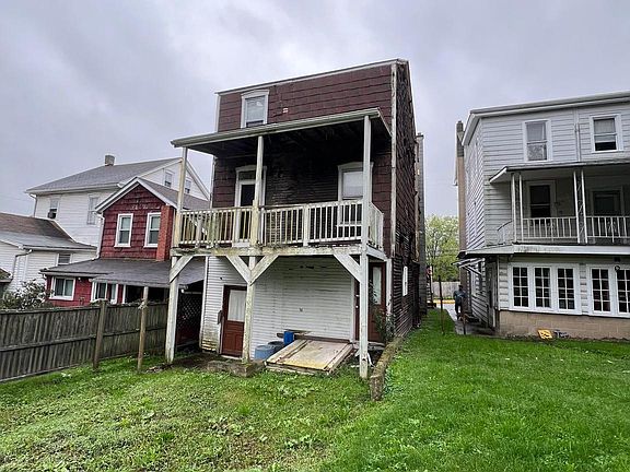 4th image of 319 W Market St
