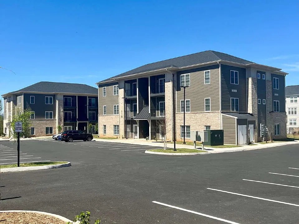 Moss Mountain Apartments