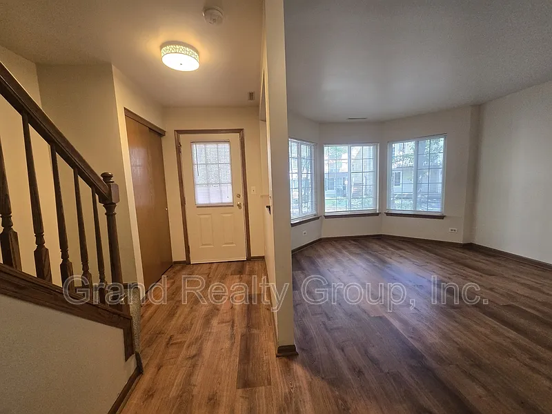2 bed, 2.0 bath, 980 sqft, $2,000 — Photo 2