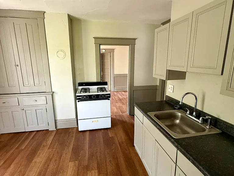 39 Kenmore Ave #3 — Photo 8