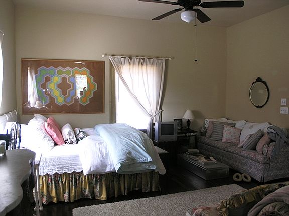 Living Room/Bedroom Combo