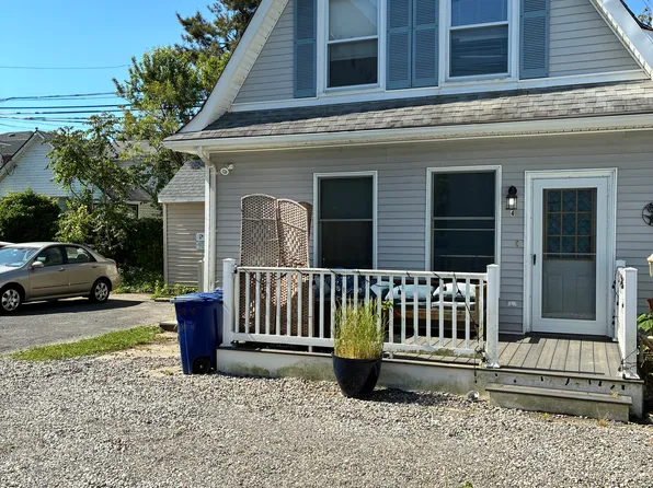 103 10th Ave APT 5, Belmar, NJ 07719