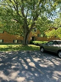 Lakewood Apartments — Photo 15