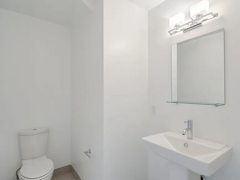 826 N 3rd St #6 — Photo 12