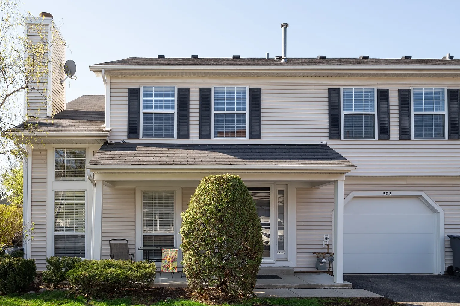 302 Wisteria Dr photo 1