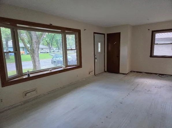 6413 Toledo Ave N, Brooklyn Center, MN 55429