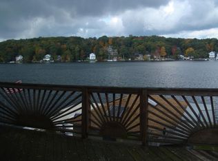 299 Maxim Dr, Hopatcong, NJ 07843