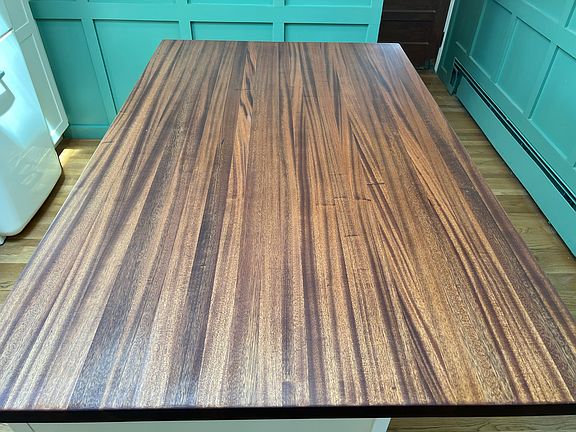 Custom countertops (large kitchen island, with room for seating)