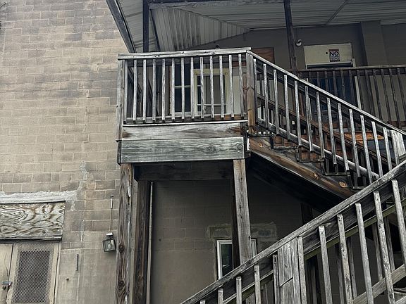 5th image of 311 N Maple Ave #4