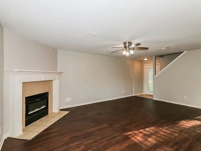 3315 Maymist Dr — Photo 4